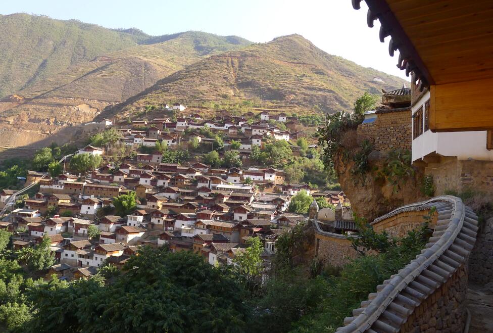 Trek from Baoshan Rock Village to Lugu Lake, 8 Days Yunnan Trekking Tour
