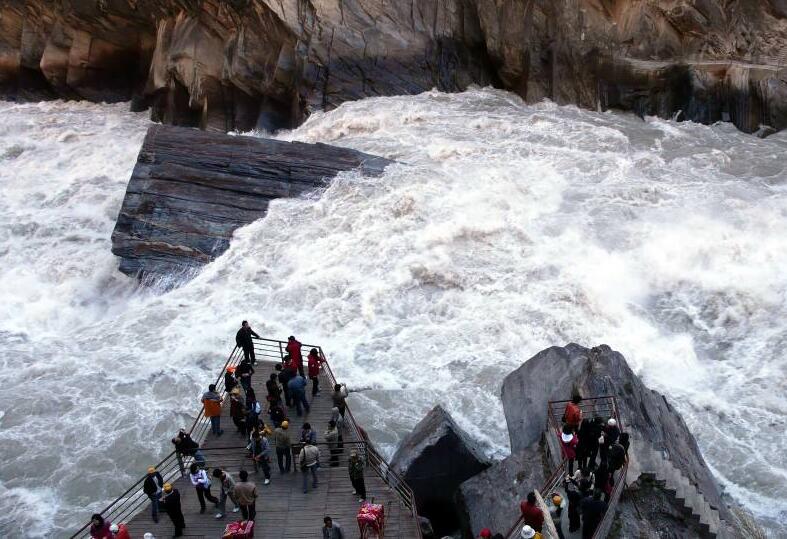 Lijiang to Shangri-la to Tiger Leaping Gorge Hiking Tour