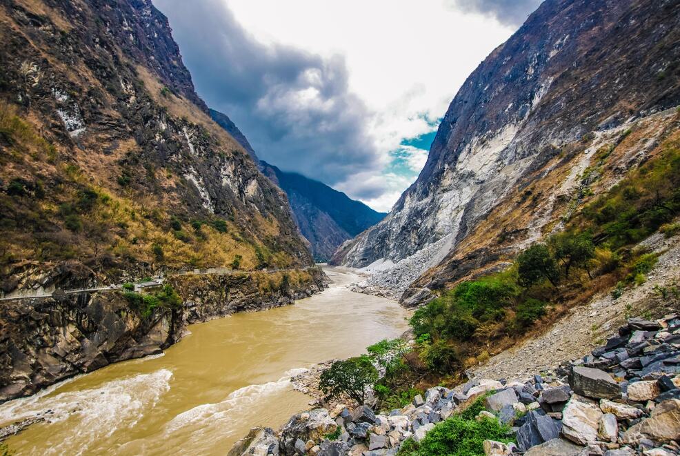 Lijiang to Shangri-la to Tiger Leaping Gorge Hiking Tour