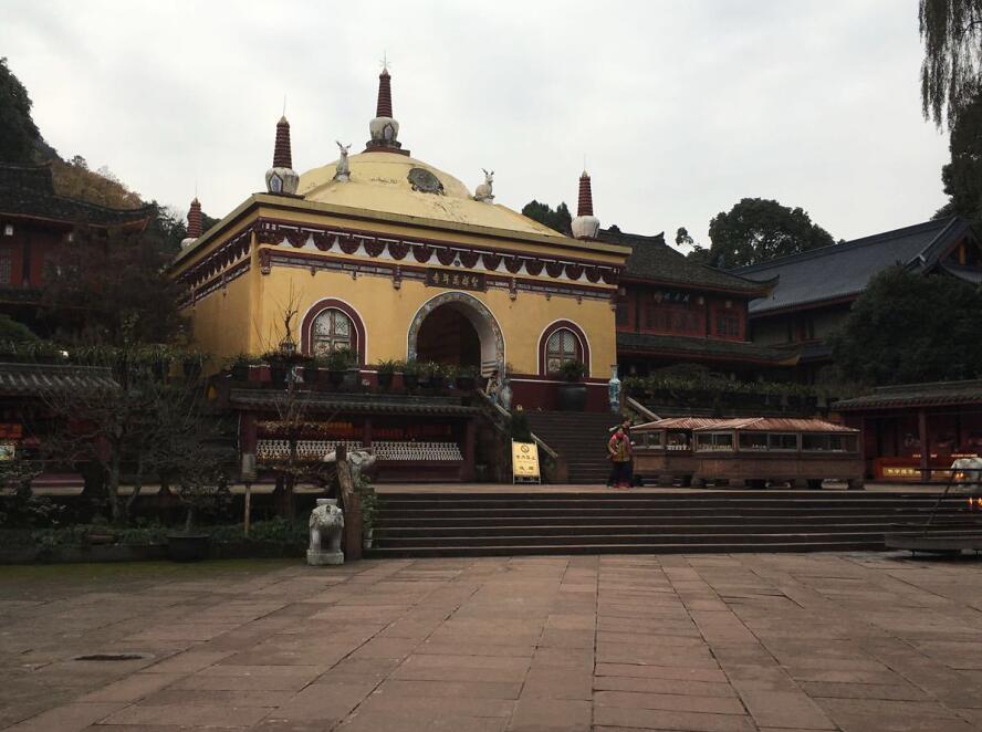 Giant Buddha, Giant Panda & Mt.Emei Tour