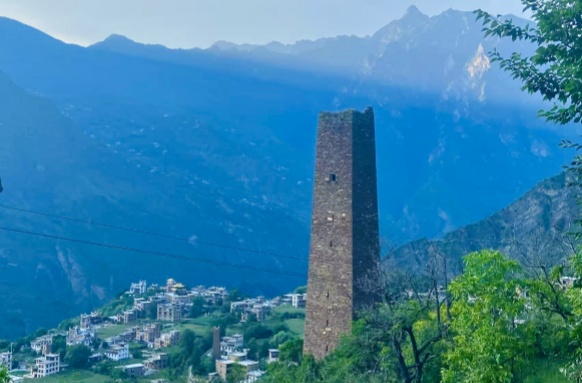 Zhonglu Tibetan Village Zhonglu Tibetan Village